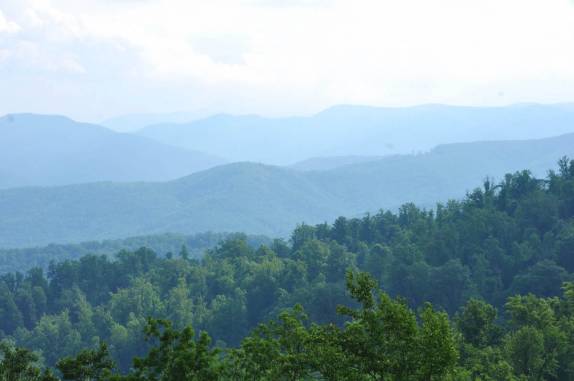 O belo cenário da cordilheira dos Apalaches ao longo da Blue Ridge Parkway, na Carolina do Norte - Estados Unidos
